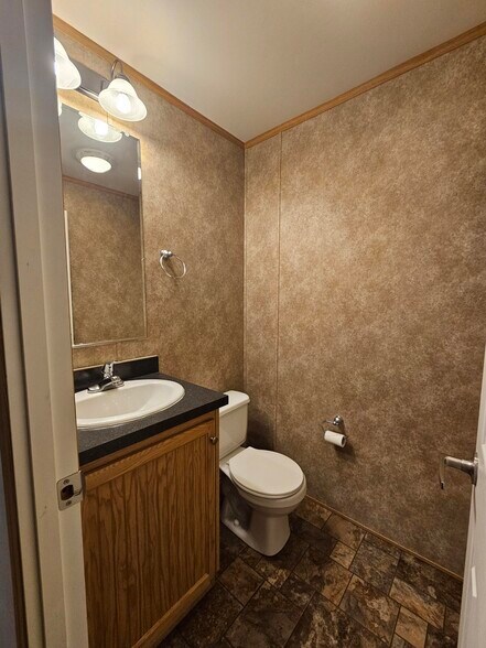 Building Photo - 3 Cedar Ln