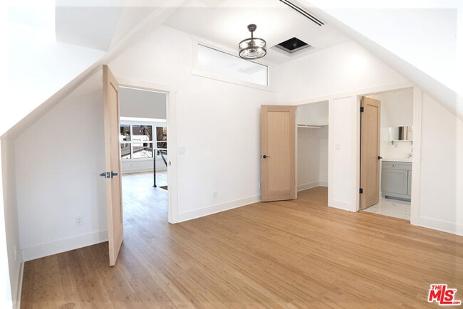 Building Photo - 2507 1st St