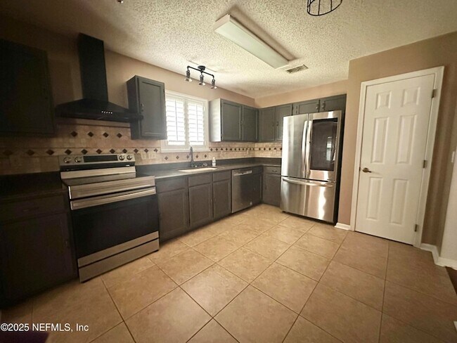 Building Photo - 10373 Birchfield Dr