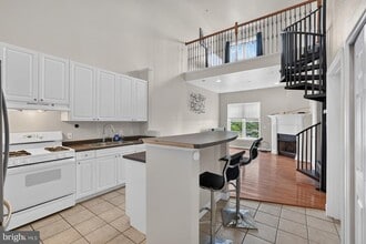 Building Photo - 501 Hungerford Dr