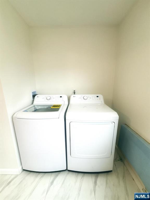 Building Photo - 904 5th St