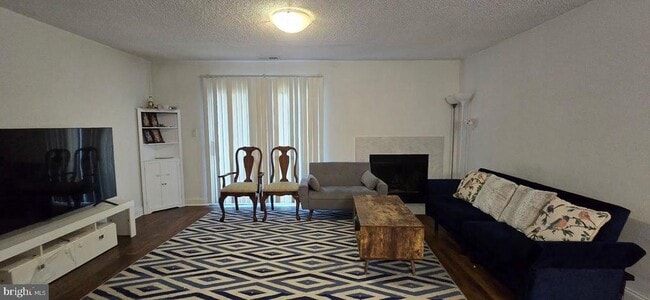 Building Photo - 5019 Ravens Crest Dr