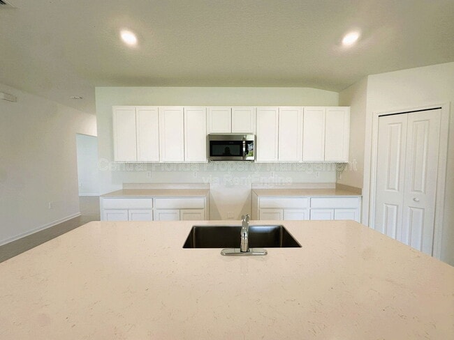 Building Photo - 3489 Chinotto Dr