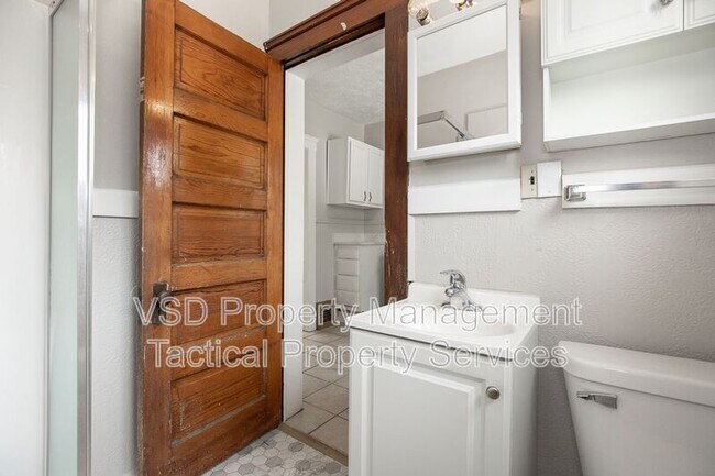 Building Photo - 4409 Bucyrus Ave