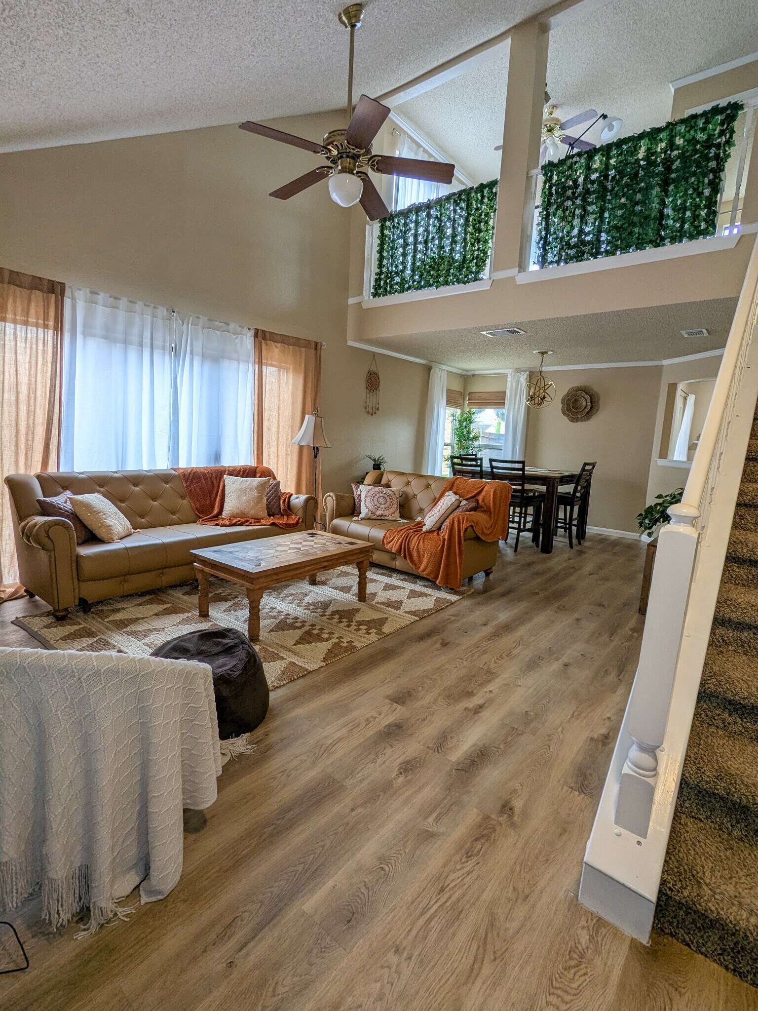 Furnished Living Room/dining room - 1909 Lavaca Ct