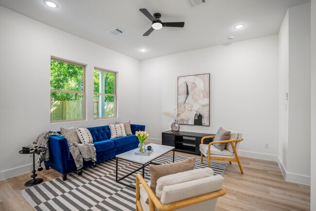 Building Photo - 4201 Oats St