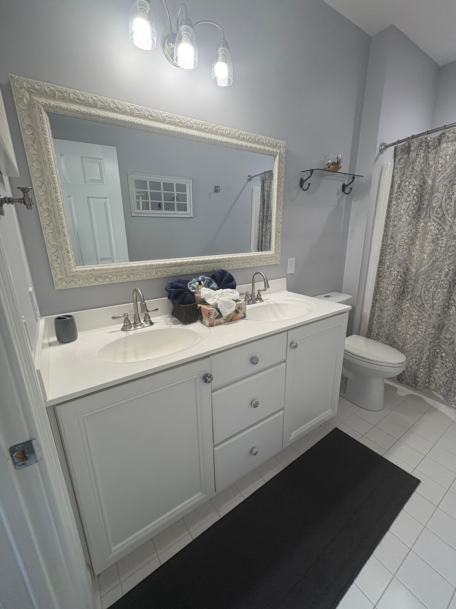 Bathroom 1 Floor 1 - 18879 Bethpage Dr