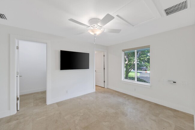 Building Photo - 1386 S Atlantic Dr