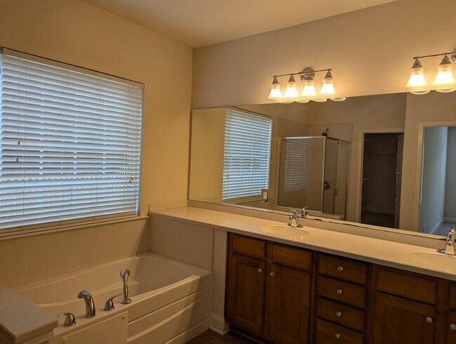 Building Photo - 10787 Edgepine Ln NW