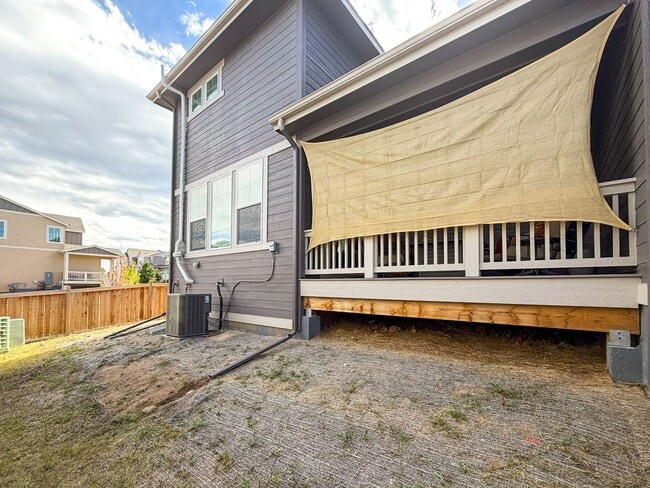 Building Photo - Luxurious CORNER LOT - 3bd 2.5 paired home in Dove Village!