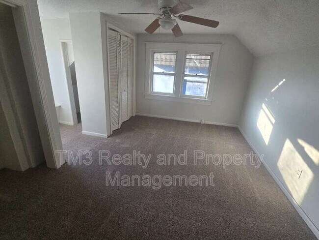 Building Photo - 819 N 9th St