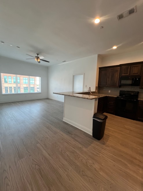 Building Photo - 131 E Fate Main Pl