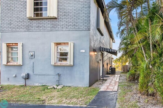 Building Photo - 447 Sunshine Dr