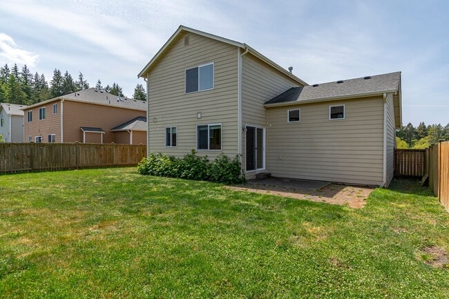 Building Photo - Charming 3-Bedroom Home Across from Nature...