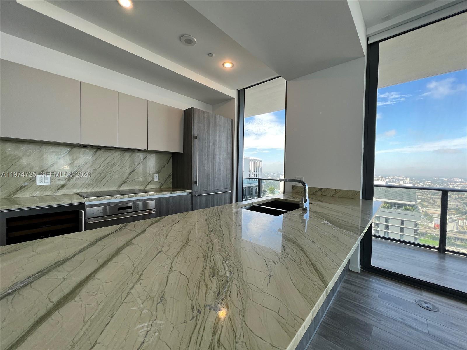 Building Photo - 801 S Miami Ave