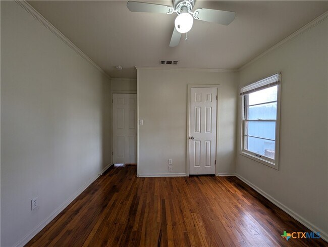 Building Photo - 890 Josephine St