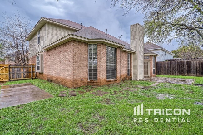 Building Photo - 6516 Ashwood Dr