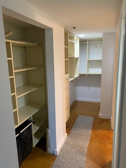 Building Photo - 440 12th St NE