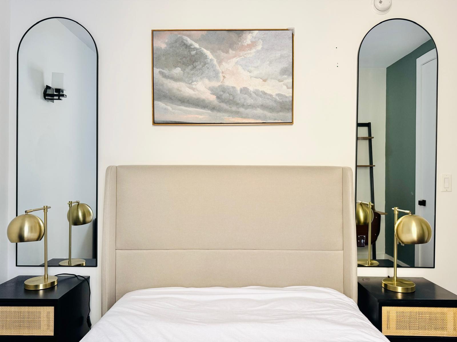 Building Photo - Furnished room/NOT APARTMENT