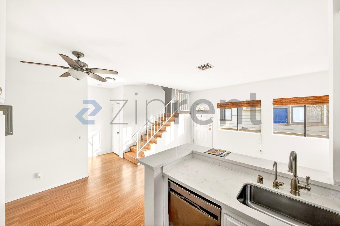 Building Photo - 68 Maegan Pl