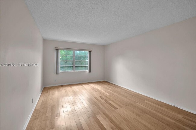 Building Photo - 1000 SW 125th Ave