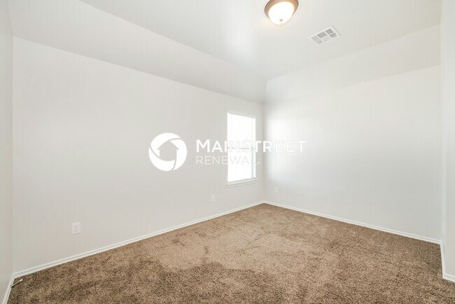 Building Photo - 4 Bedroom Pet-Friendly Home in OKLAHOMA CITY, OK with Main Street Renewal