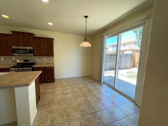 Building Photo - 5301 Lotus Pond Way