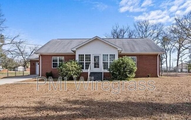 Building Photo - 209 E Mcgowan St