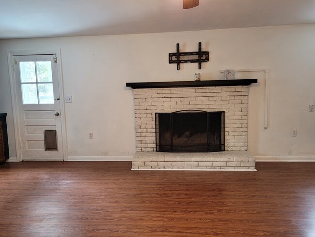 Building Photo - 17727 Silcott Springs Rd