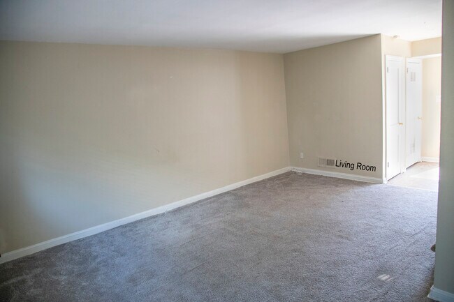 living room - 12 S Pennewell Dr