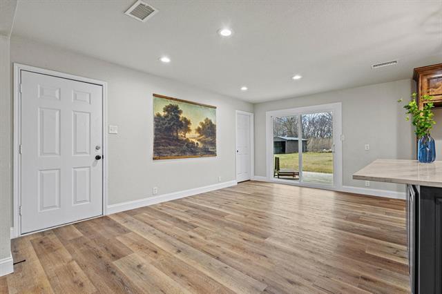 Building Photo - 3327 Carriage Cir