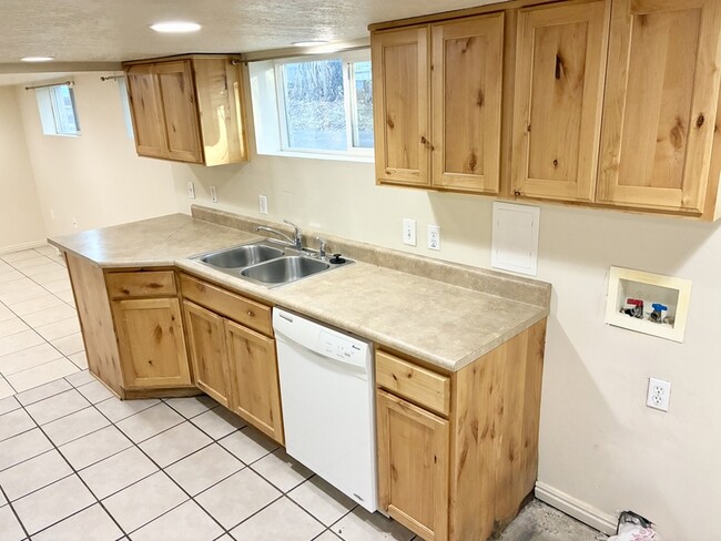 Building Photo - 268 S 900 W