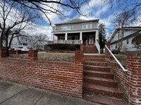 Building Photo - RENOVATED EXPANSIVE 5BD 4BA BRIGHTWOOD HOME