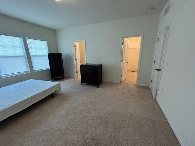 Building Photo - 1003 Excite Ave