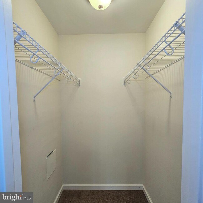 Building Photo - 9250 Cardinal Forest Ln