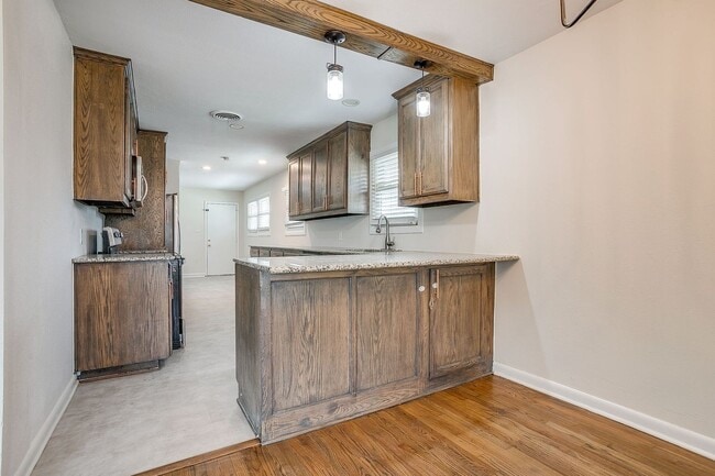 Building Photo - Ready for New Tenant- 3 Bedroom, 2 Bath Home in near Arlington Heights- 76107