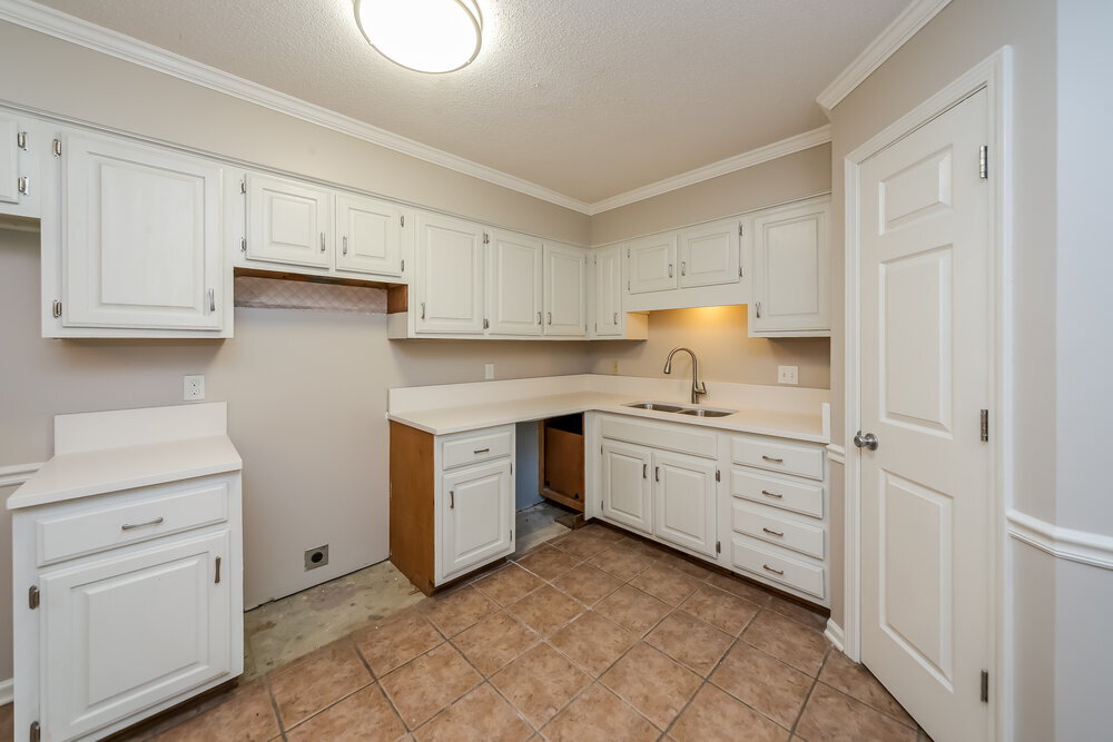 Building Photo - 7333 Eastover Blvd