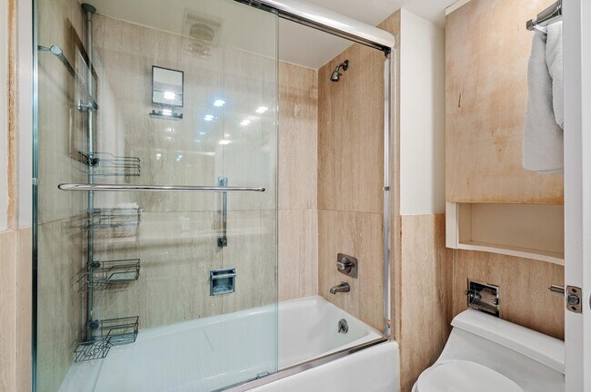 Building Photo - 2066 N Ocean Blvd