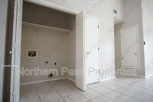Building Photo - 1376 Trudy Elaine Dr