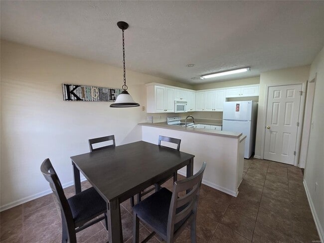 Building Photo - 9400 Bristlecone Dr