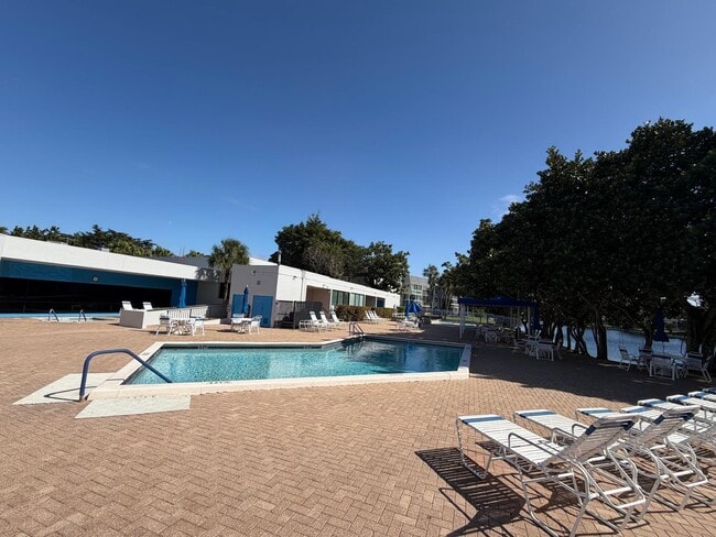 Building Photo - 9301 Lime Bay Blvd