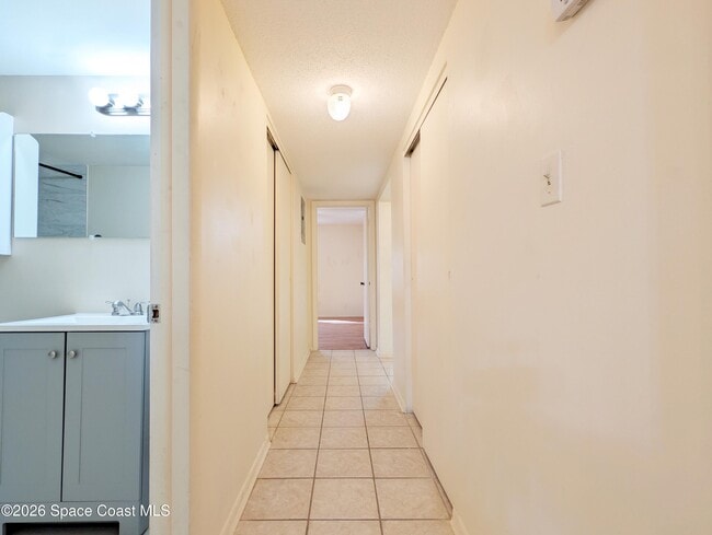 Building Photo - 190 E Olmstead Dr