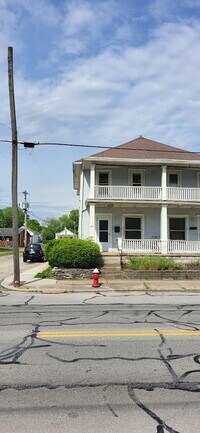Building Photo - 2 Bedroom Apartment