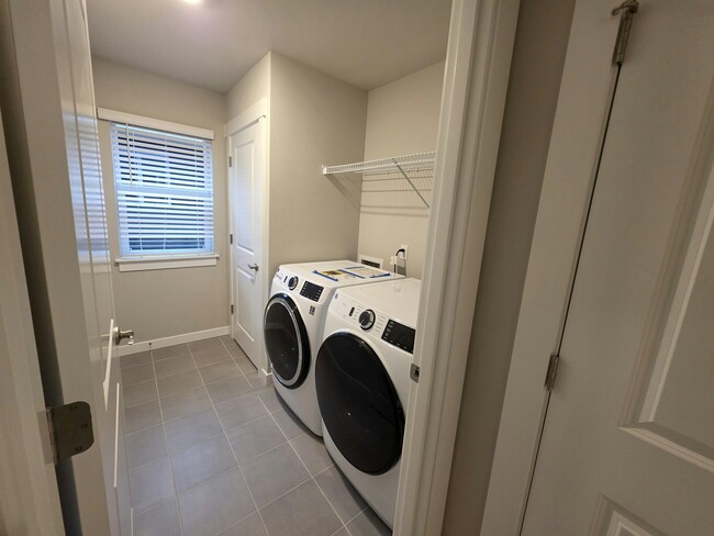 Building Photo - 21118 Meridian Dr SE