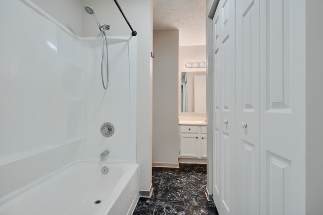 Building Photo - 3419 Clairborne Way