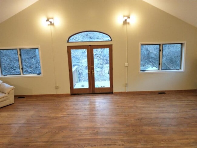 Building Photo - 1848 Arbordale