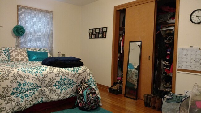 Building Photo - 220 Walnut St