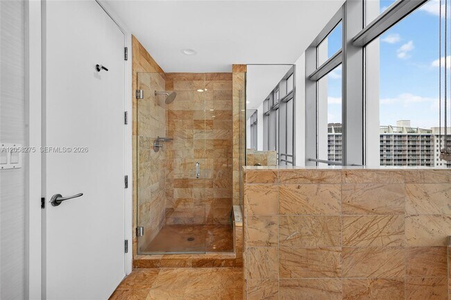 Building Photo - 1395 Brickell Ave