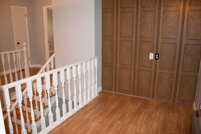 Building Photo - 7147 Mecklem Rd