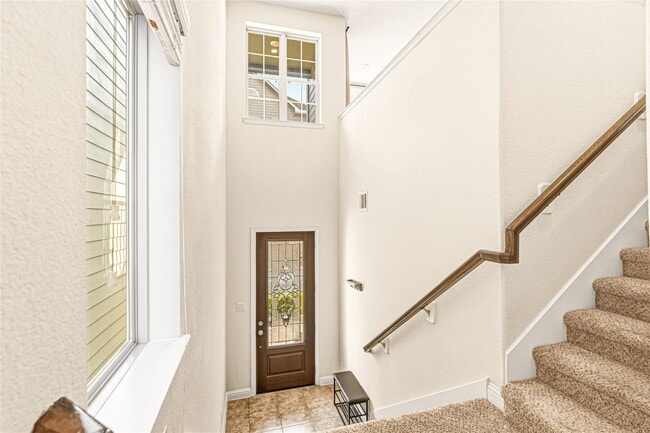 Building Photo - 1757 Sierra Crest Dr